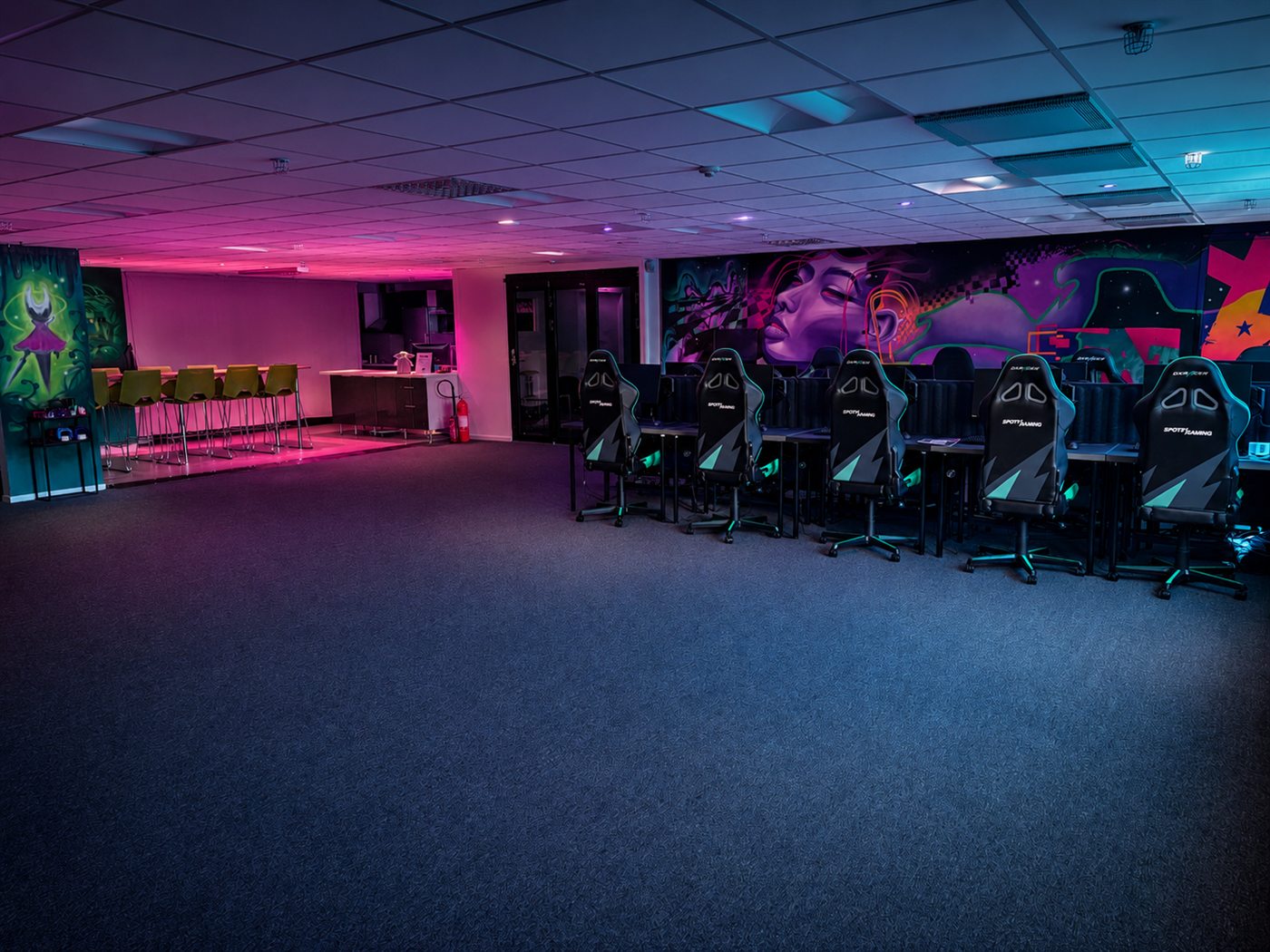 Bred vy över E-Sports Academys gamingcenter i Gustavsberg